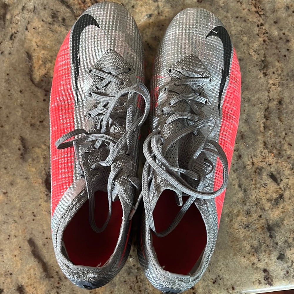 Soccer cleats